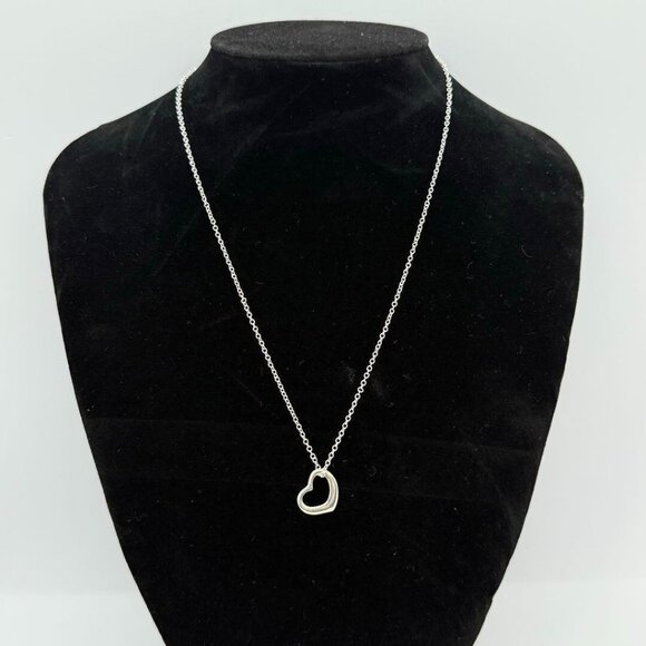 AUTHENTIC Tiffany & Co. PERETTI HEART Pendant w AUTHENTIC Tiffany & Co. CHAIN - Picture 3 of 9